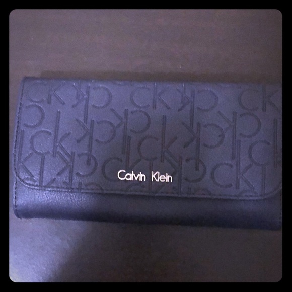 Calvin Klein Purse - Picture 1 of 7
